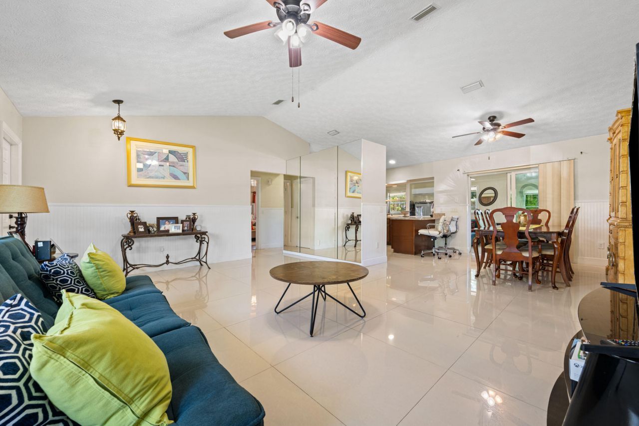 932 SE Damask Avenue, Port Saint Lucie, FL 34983 Photo