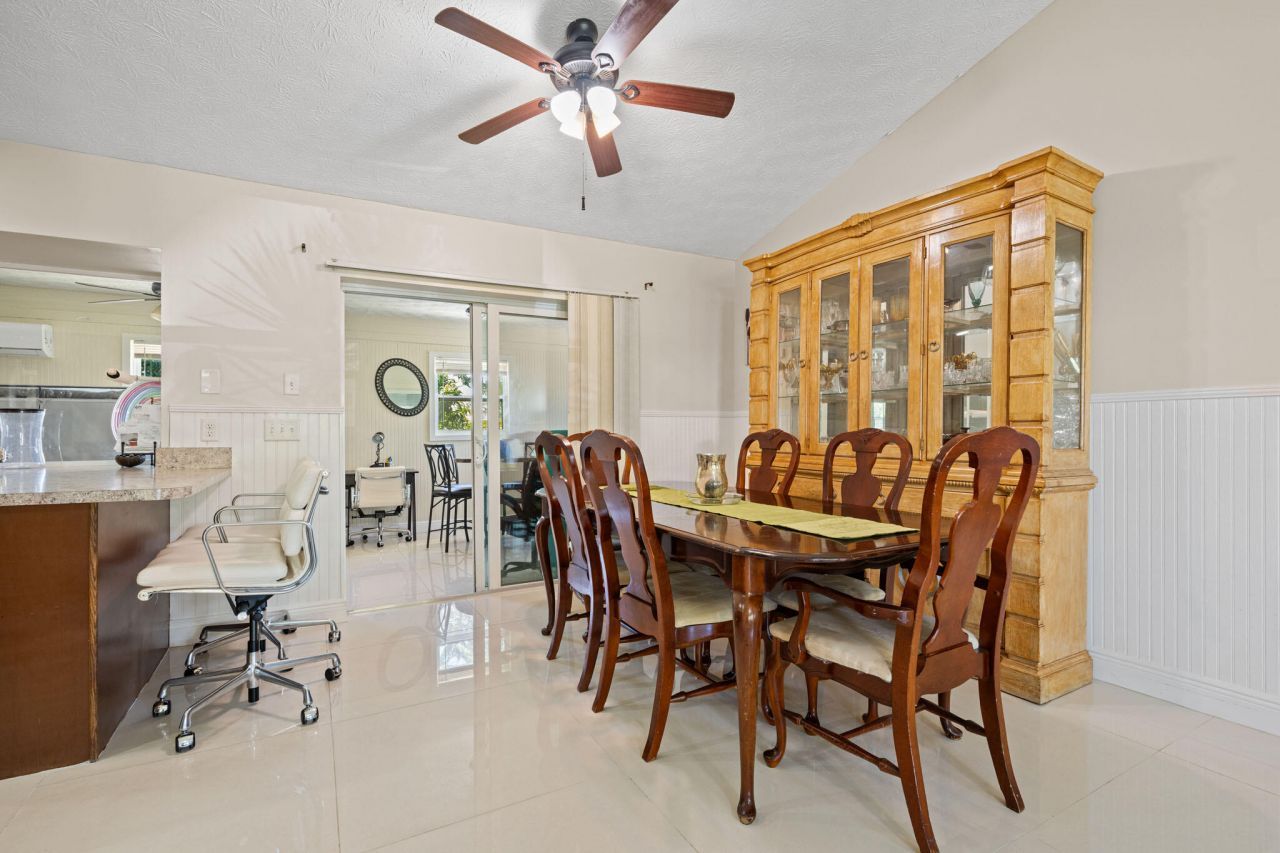 932 SE Damask Avenue, Port Saint Lucie, FL 34983 Photo