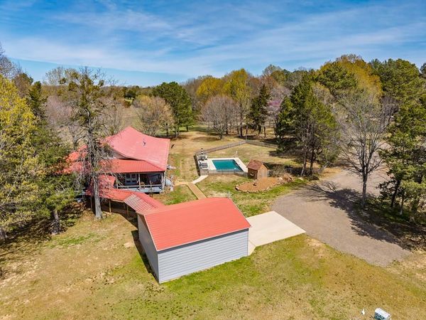 1320 Pine Lodge Road, Batesville, MS 38606