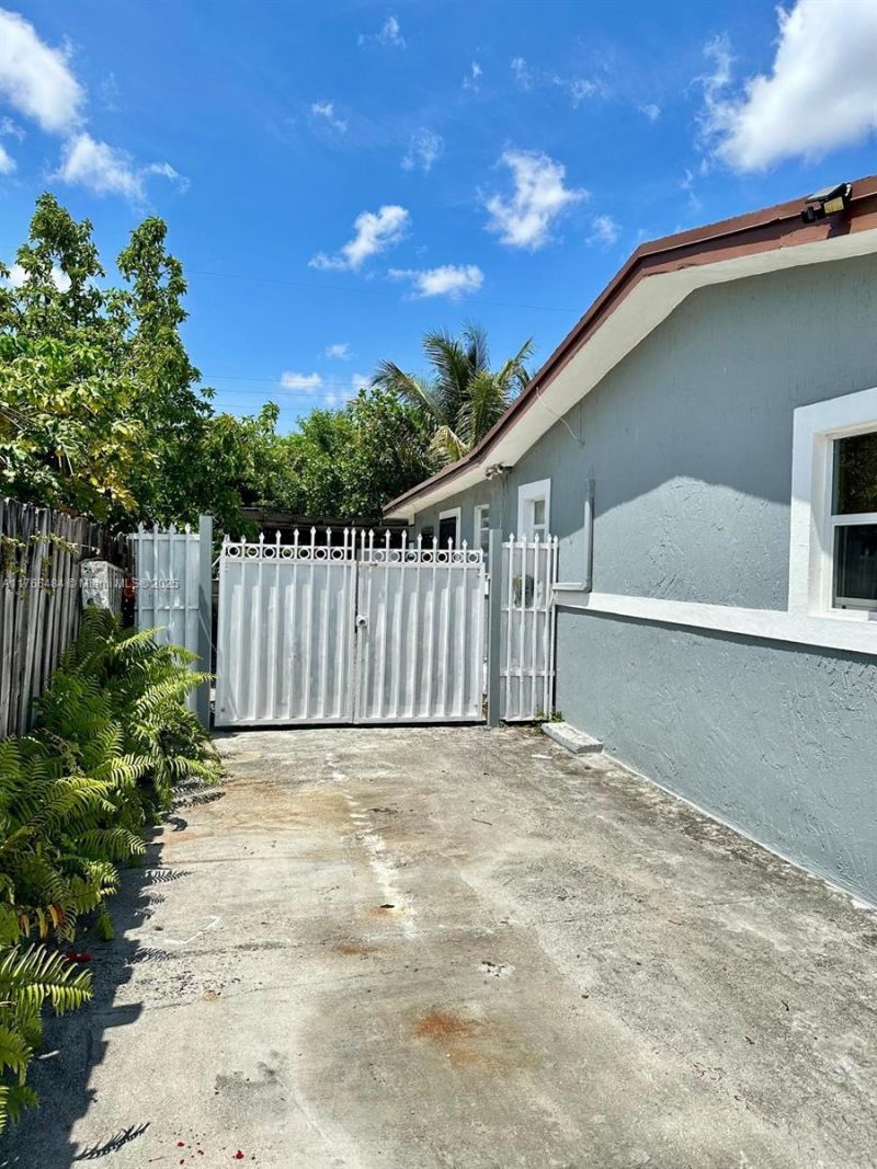 2941 NW 173rd Ter, Miami Gardens, FL 33056 Photo