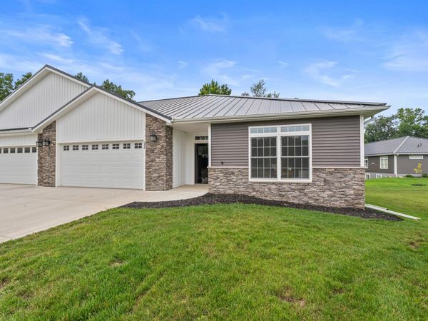 235 Auseon Court, Hillsdale, MI 49242
