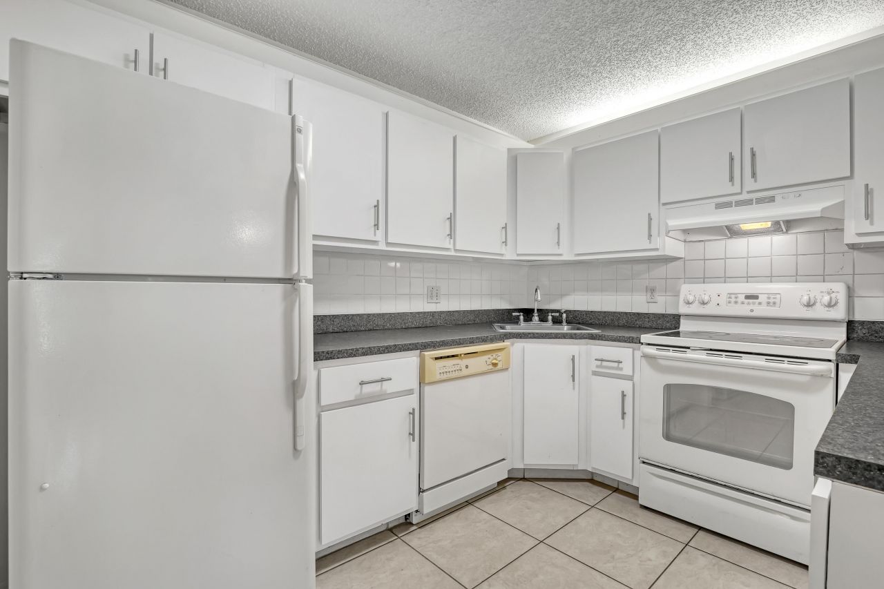 436 Pine Glen Lane, Unit C-2, Greenacres, FL 33463 Photo