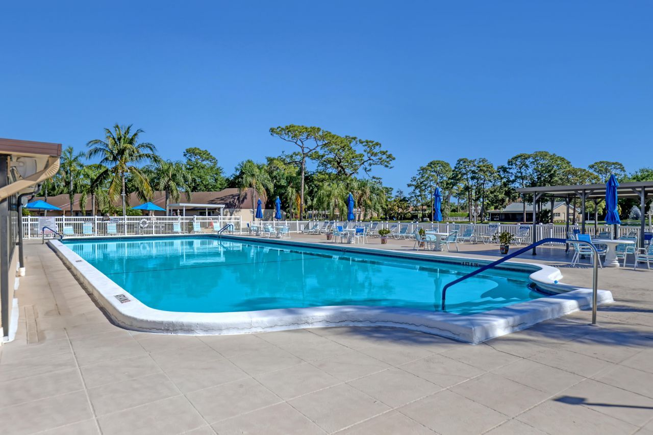 436 Pine Glen Lane, Unit C-2, Greenacres, FL 33463 Photo