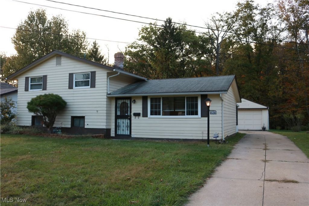 6538 Pau Pau Court, Bedford Heights, OH 44146 Main Photo