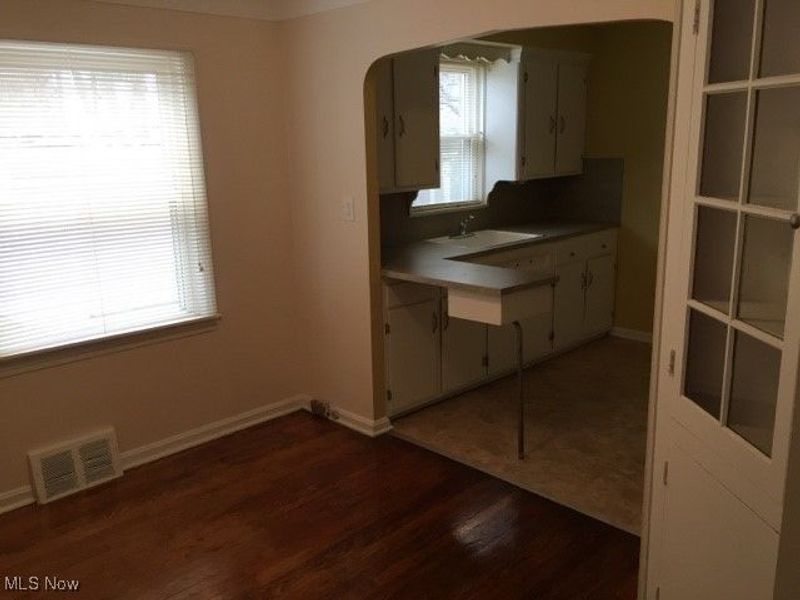 3741 Monticello Boulevard, Cleveland Heights, OH 44121 Photo 4