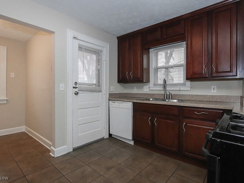 3780 Lowell Road, Cleveland Heights, OH 44121 Photo 7