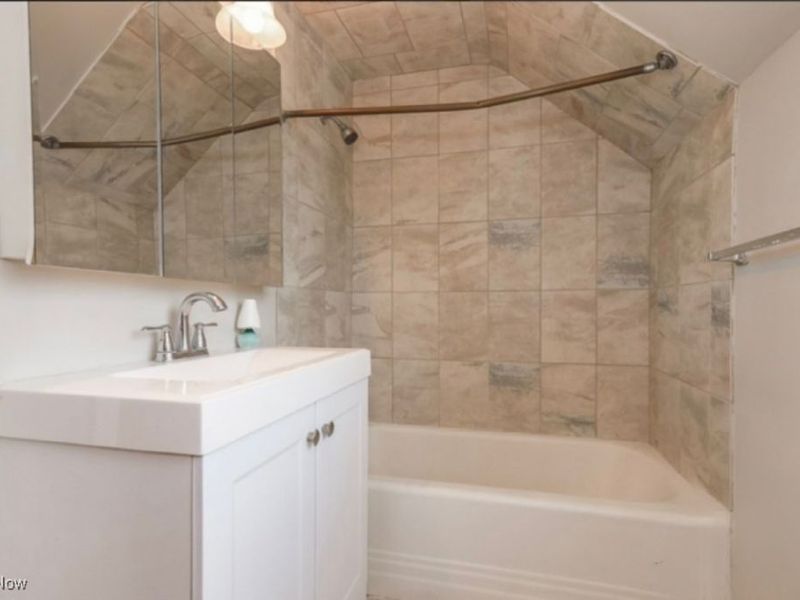 144 E 208th Street, Euclid, OH 44123 Photo 11