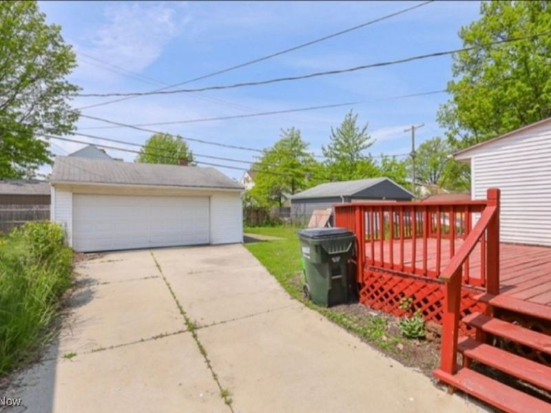 144 E 208th Street, Euclid, OH 44123 Photo 2