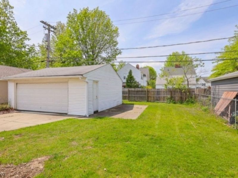 144 E 208th Street, Euclid, OH 44123 Photo 3