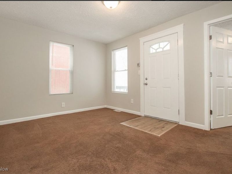 2177 W 31st Street, Cleveland, OH 44113 Photo 3