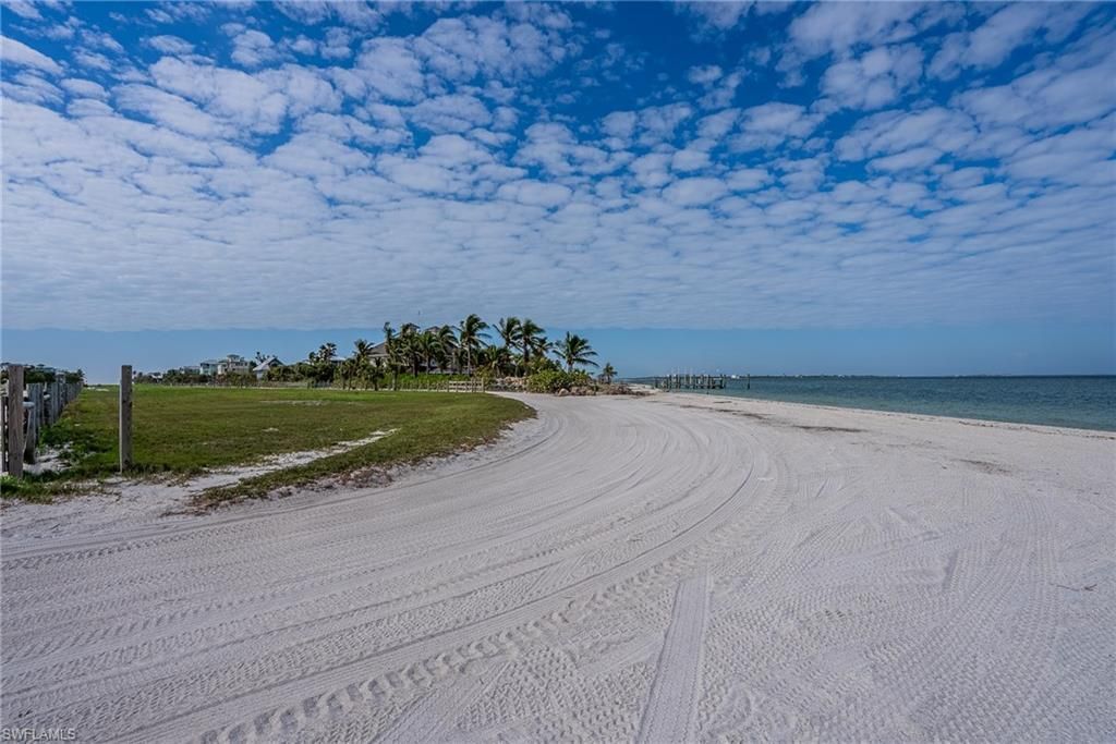 484 Gulf Bend Dr, Captiva, FL 33924 Photo