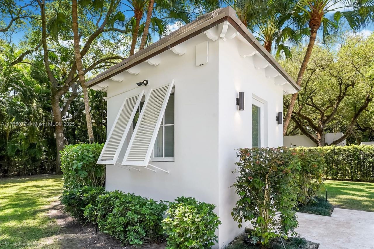 4550 Sunset Dr, Coral Gables, FL 33143 Photo