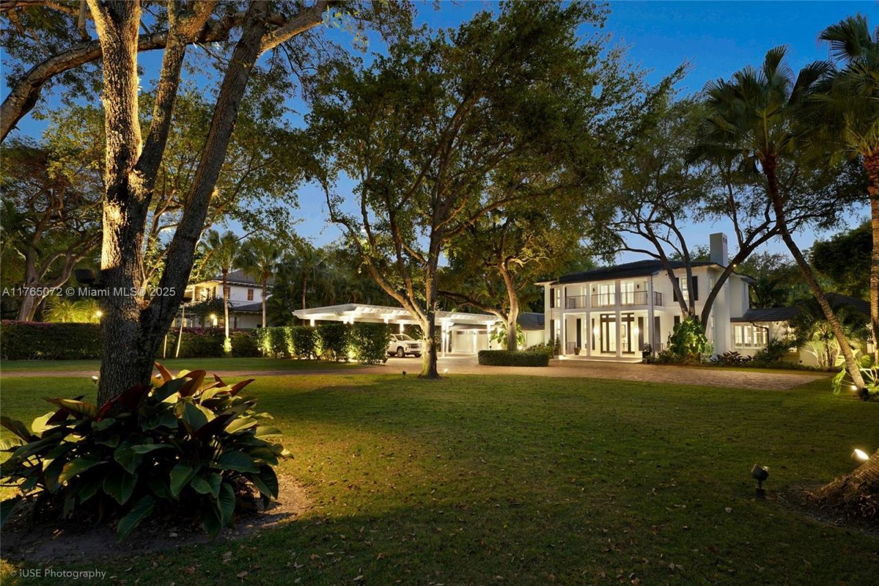 4550 Sunset Dr, Coral Gables, FL 33143 Photo