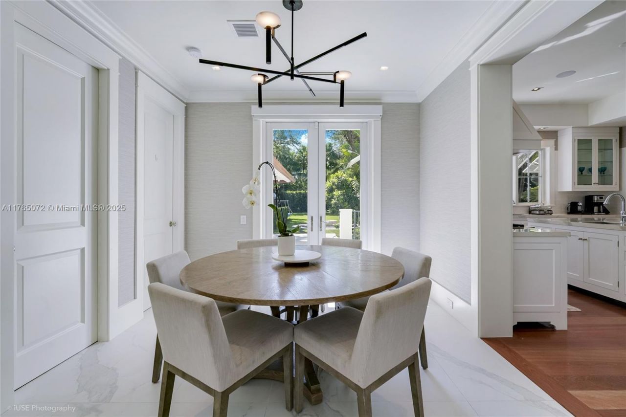 4550 Sunset Dr, Coral Gables, FL 33143 Photo