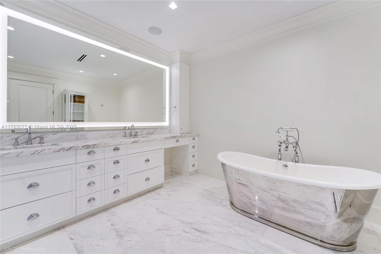 4550 Sunset Dr, Coral Gables, FL 33143 Photo