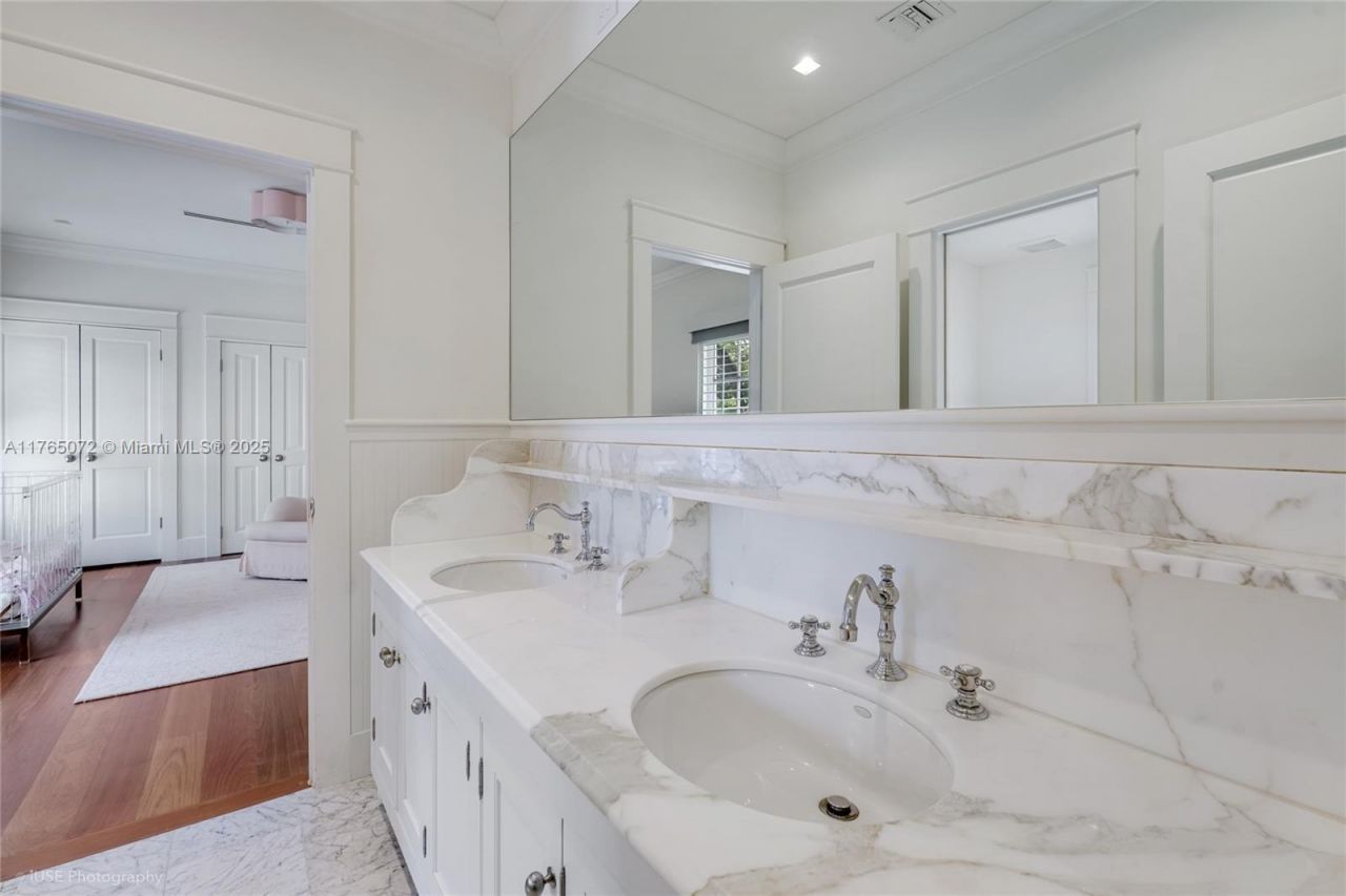 4550 Sunset Dr, Coral Gables, FL 33143 Photo