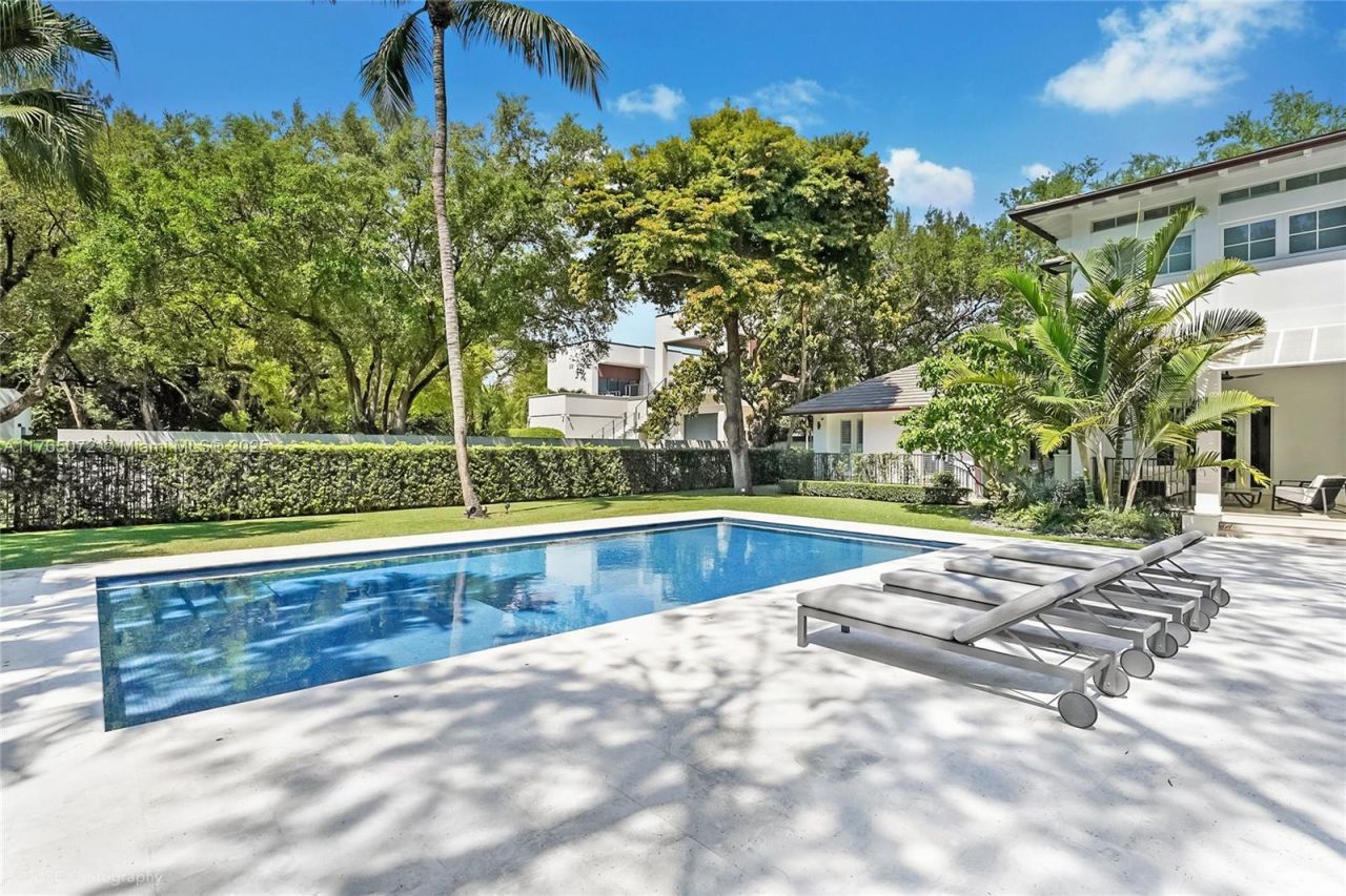 4550 Sunset Dr, Coral Gables, FL 33143 Photo