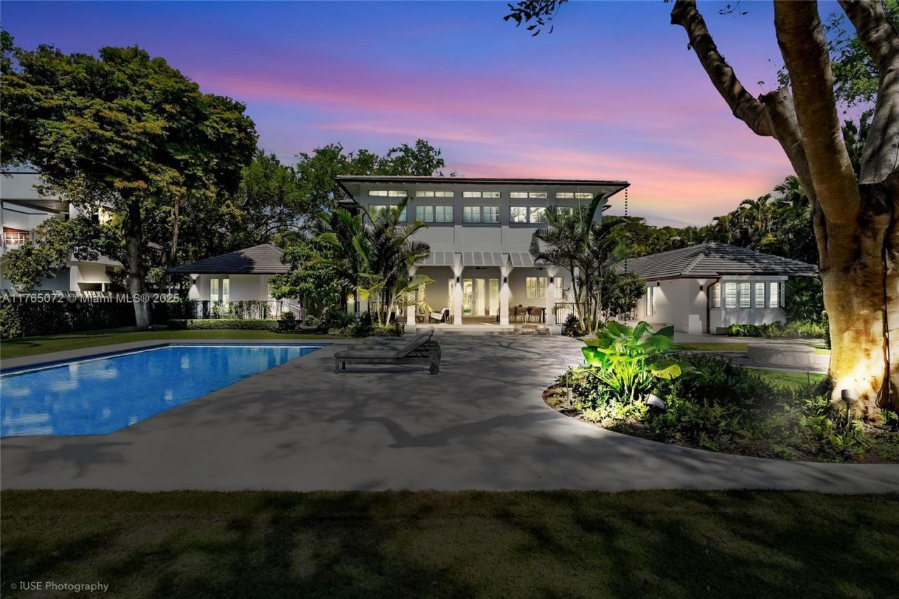 4550 Sunset Dr, Coral Gables, FL 33143 Photo