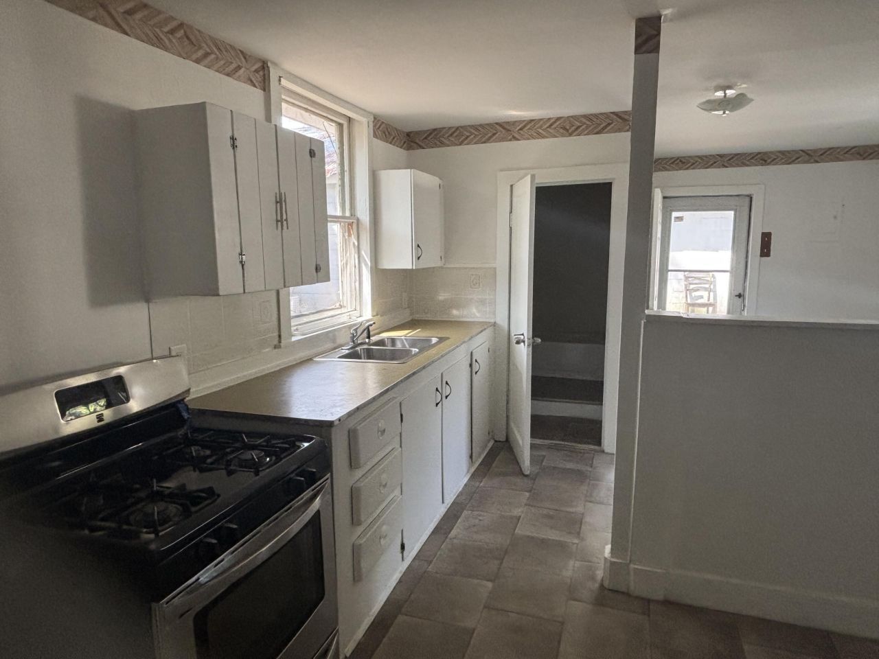 1907 Helm Avenue Photo 23