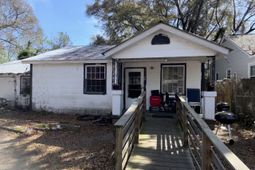 1907 Helm Avenue photo 4