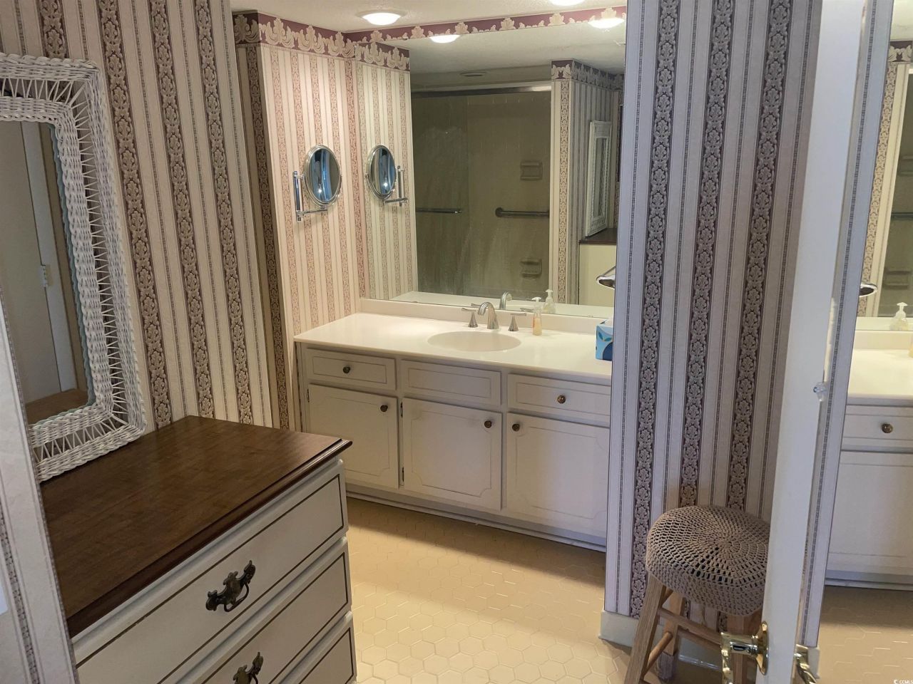 9650 Shore Dr. Photo 16