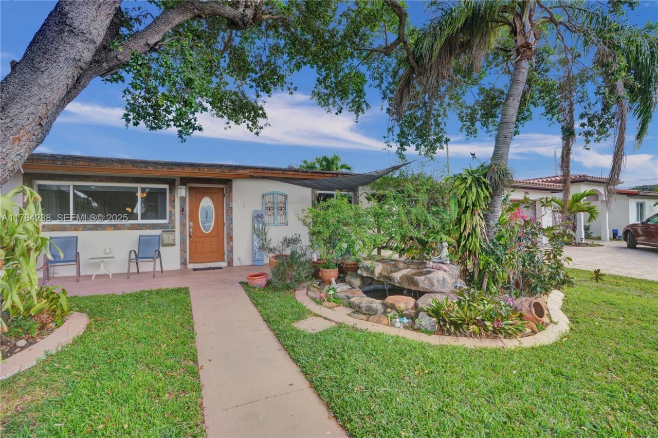 7825 NW 174th St, Hialeah, FL 33015 Photo