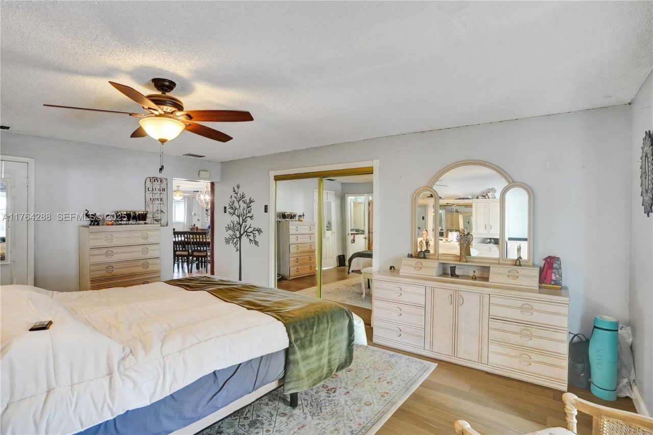 7825 NW 174th St, Hialeah, FL 33015 Photo