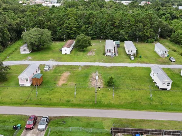 2319 Henderson Street, Waveland, MS 39576