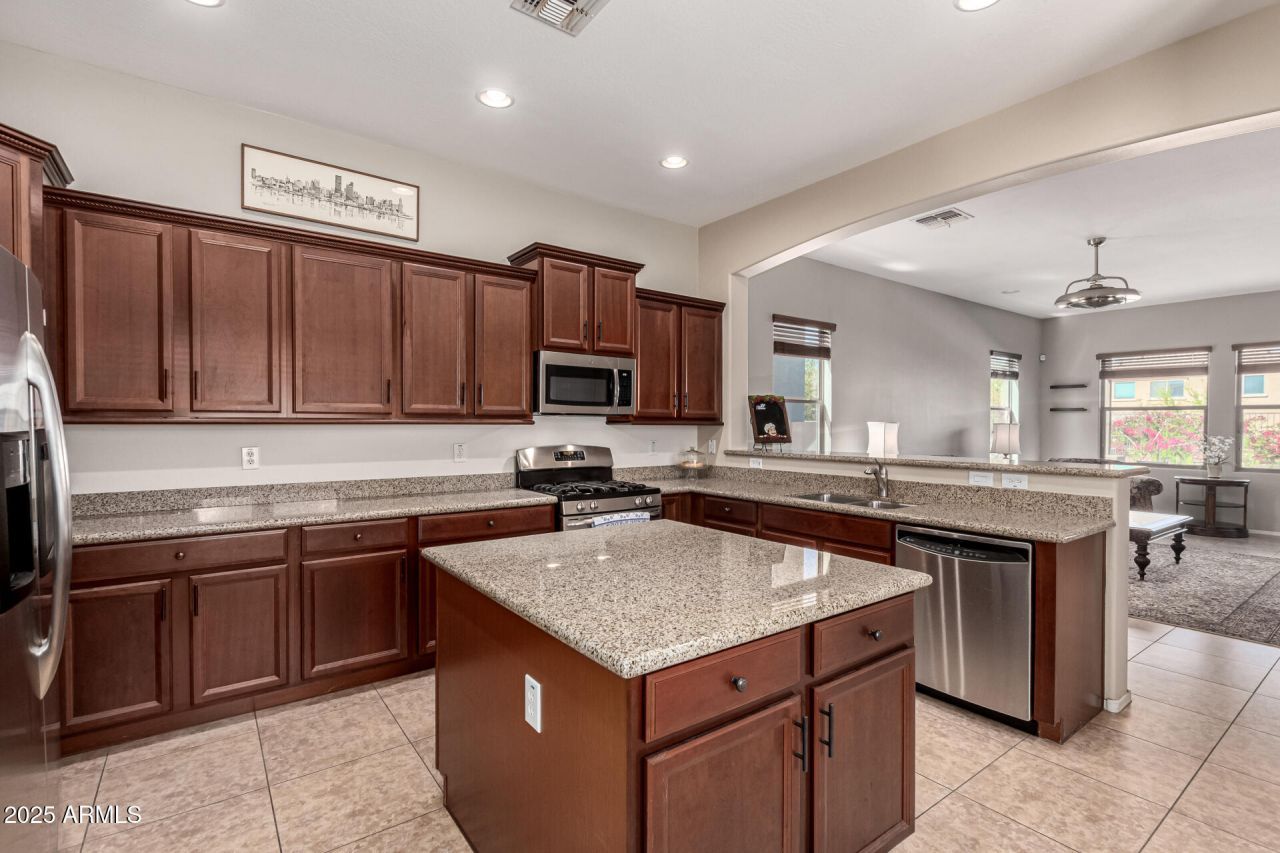 3914 E Constance Way, Phoenix, AZ 85042 Main Photo