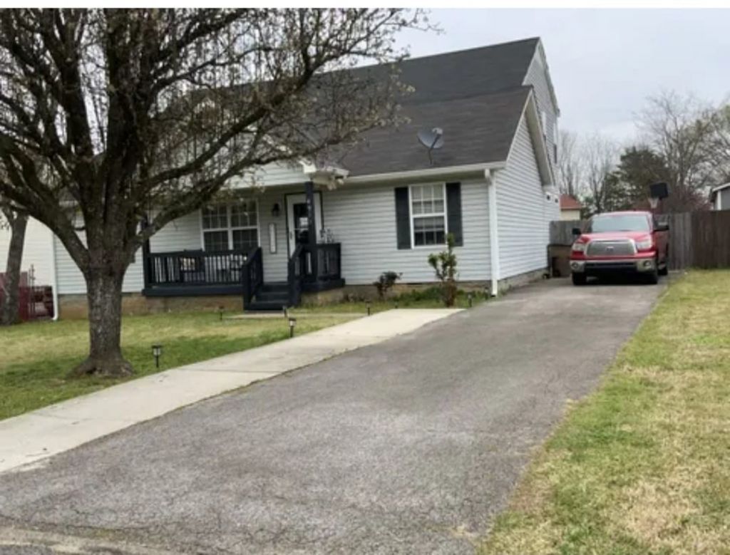 4933 Deerhaven Dr, Antioch, TN 37013 Main Photo