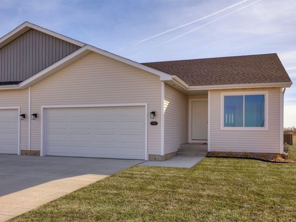 2721 13th Street NE, Bondurant, IA 50035