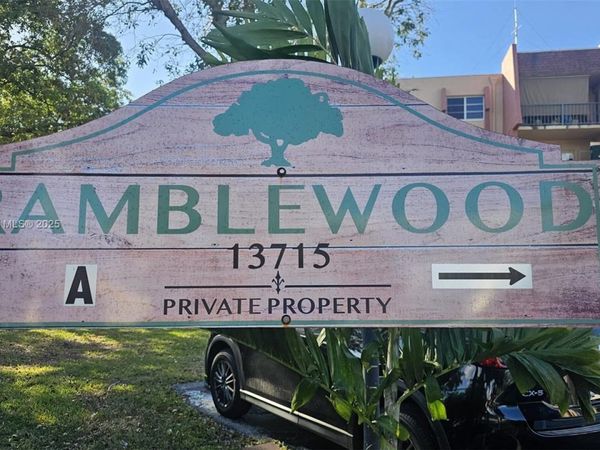 13715 Kendale Lakes Cir, Unit A-201, Miami, FL 33183