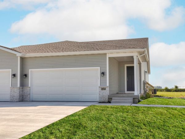 2713 13th Street NE, Bondurant, IA 50035