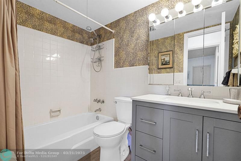 1900 NE 8th Court, Unit 307, Fort Lauderdale, FL 33304 Photo