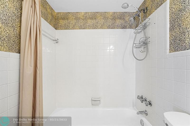 1900 NE 8th Court, Unit 307, Fort Lauderdale, FL 33304 Photo