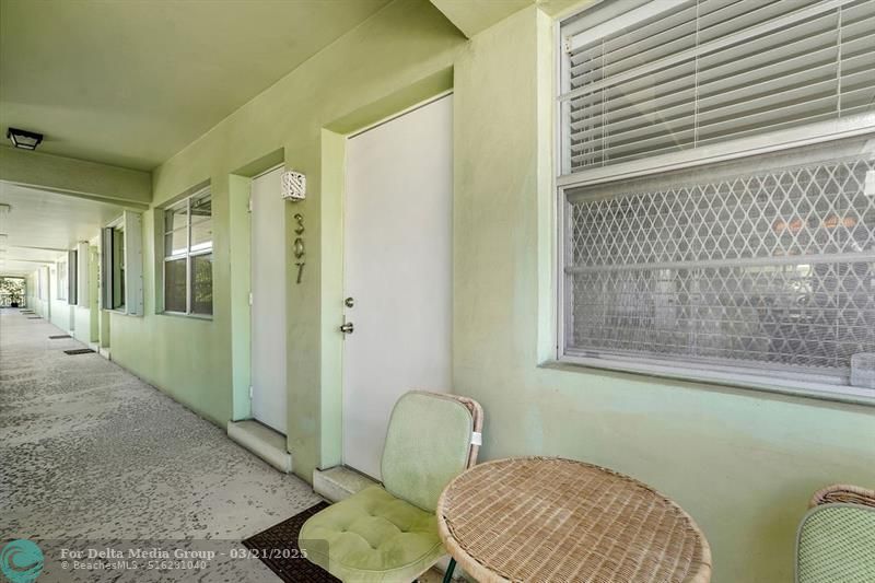 1900 NE 8th Court, Unit 307, Fort Lauderdale, FL 33304 Photo