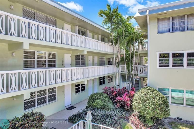 1900 NE 8th Court, Unit 307, Fort Lauderdale, FL 33304 Photo