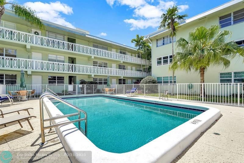 1900 NE 8th Court, Unit 307, Fort Lauderdale, FL 33304 Photo