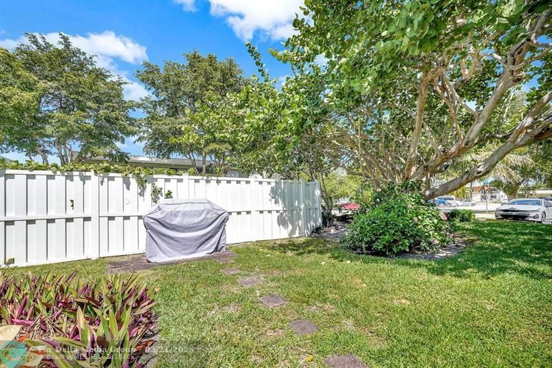 1900 NE 8th Court, Unit 307, Fort Lauderdale, FL 33304 Photo