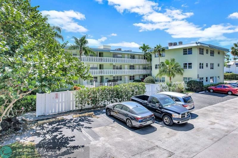 1900 NE 8th Court, Unit 307, Fort Lauderdale, FL 33304 Photo