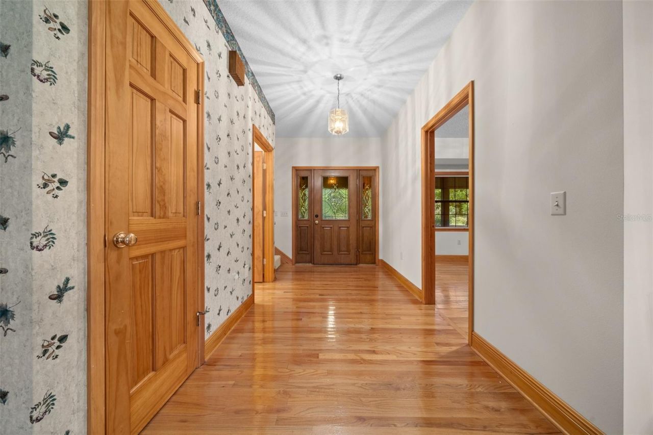 39636 Carolina Avenue, Lady Lake, FL 32159 Photo