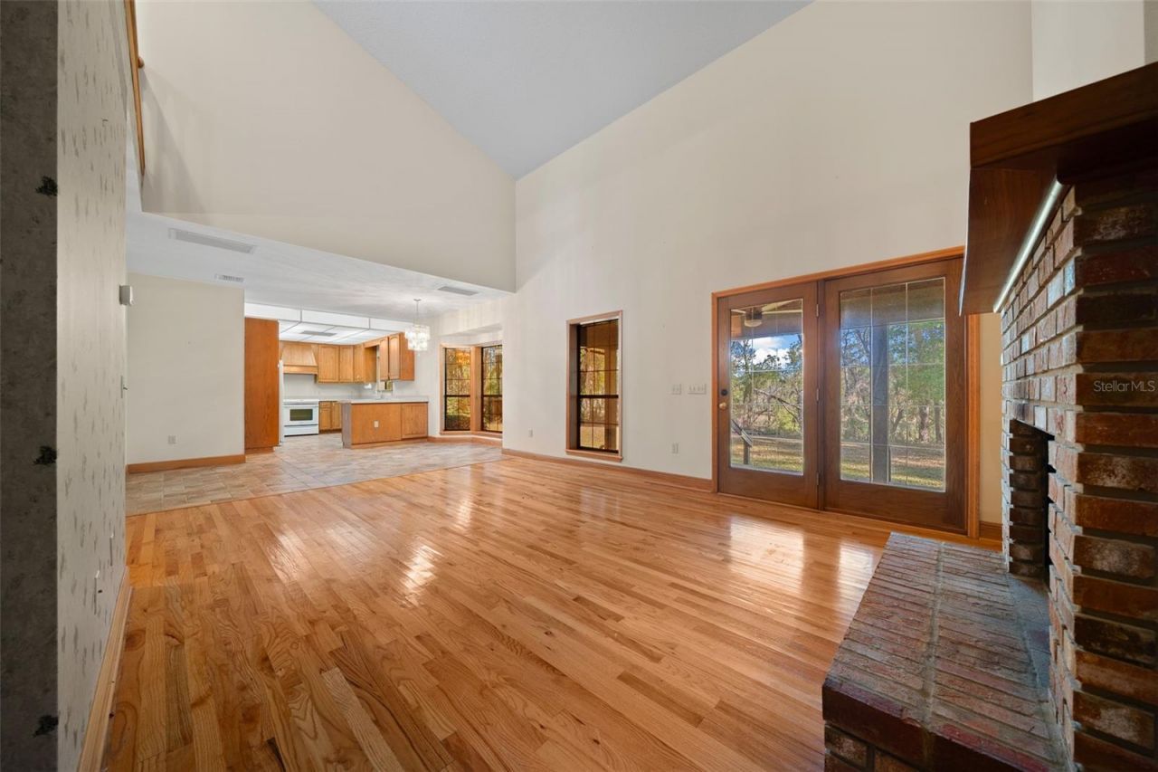 39636 Carolina Avenue, Lady Lake, FL 32159 Photo