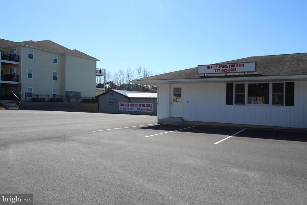 3402 E LINCOLN HIGHWAY E, PARADISE, PA 17562