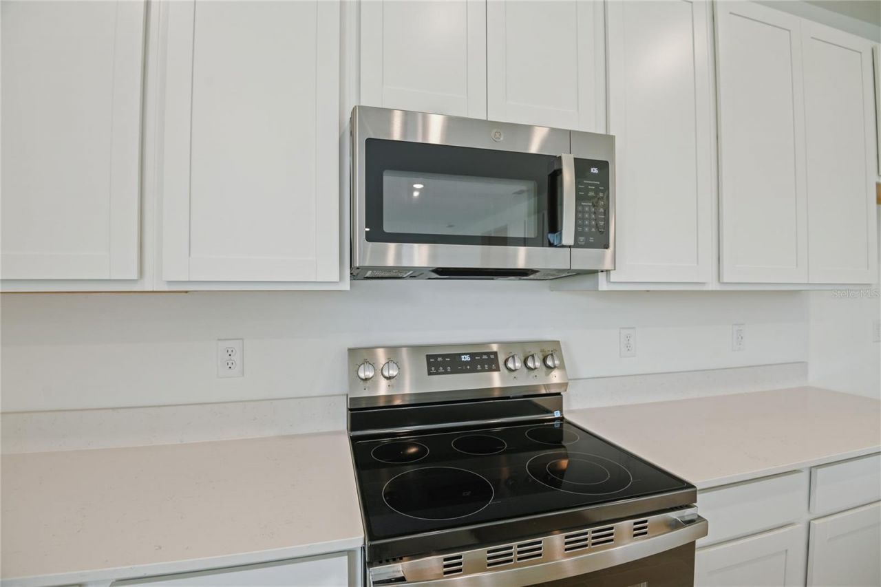 1035 Wisteria Way, Dundee, FL 33838 Photo