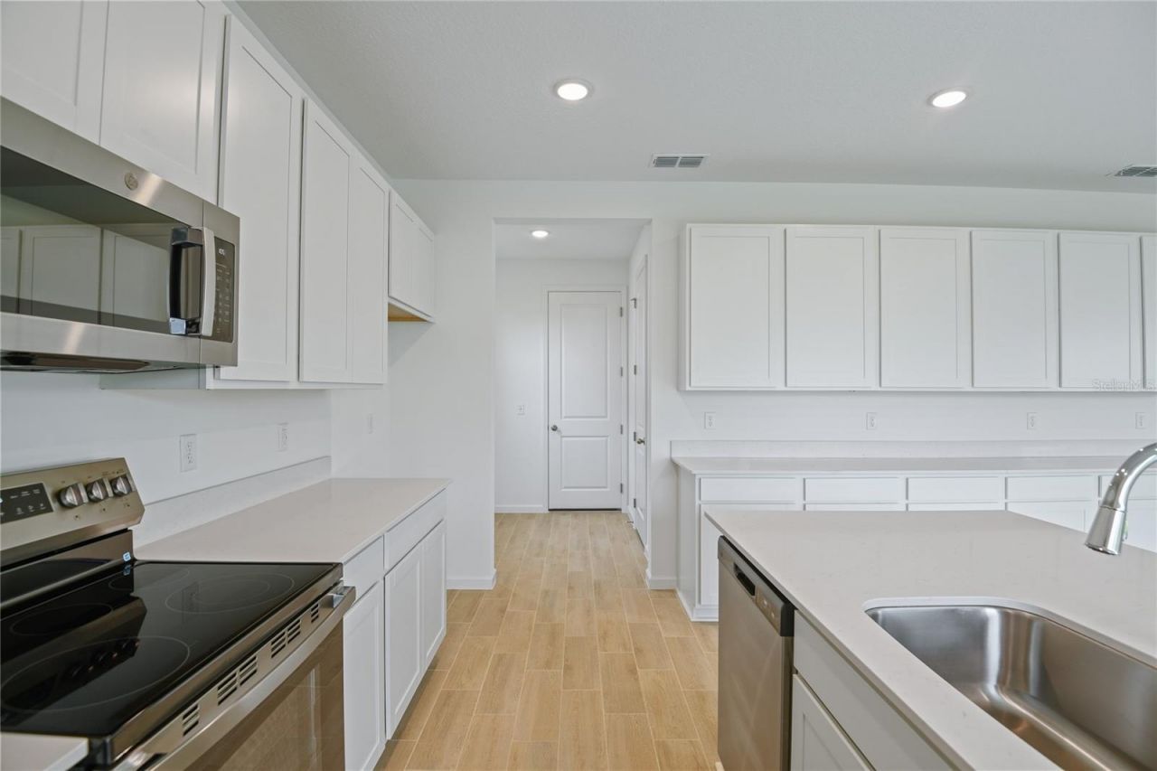 1035 Wisteria Way, Dundee, FL 33838 Photo