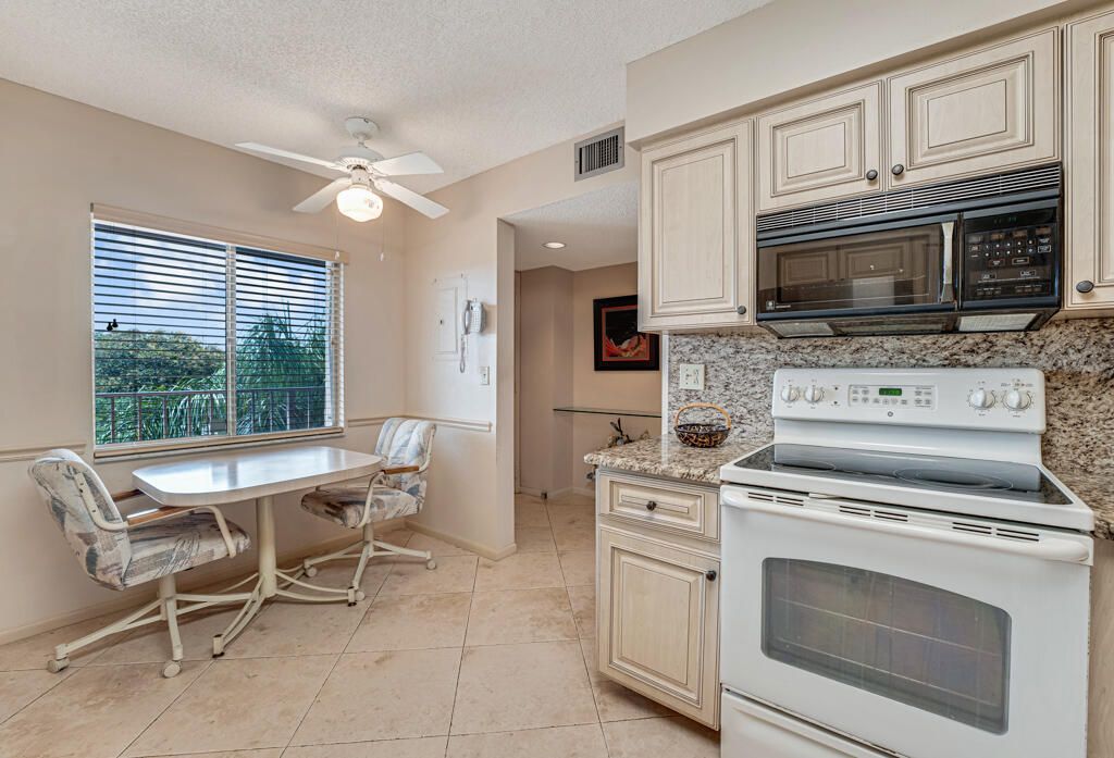 7301 Amberly Lane, Unit 407, Delray Beach, FL 33446 Photo