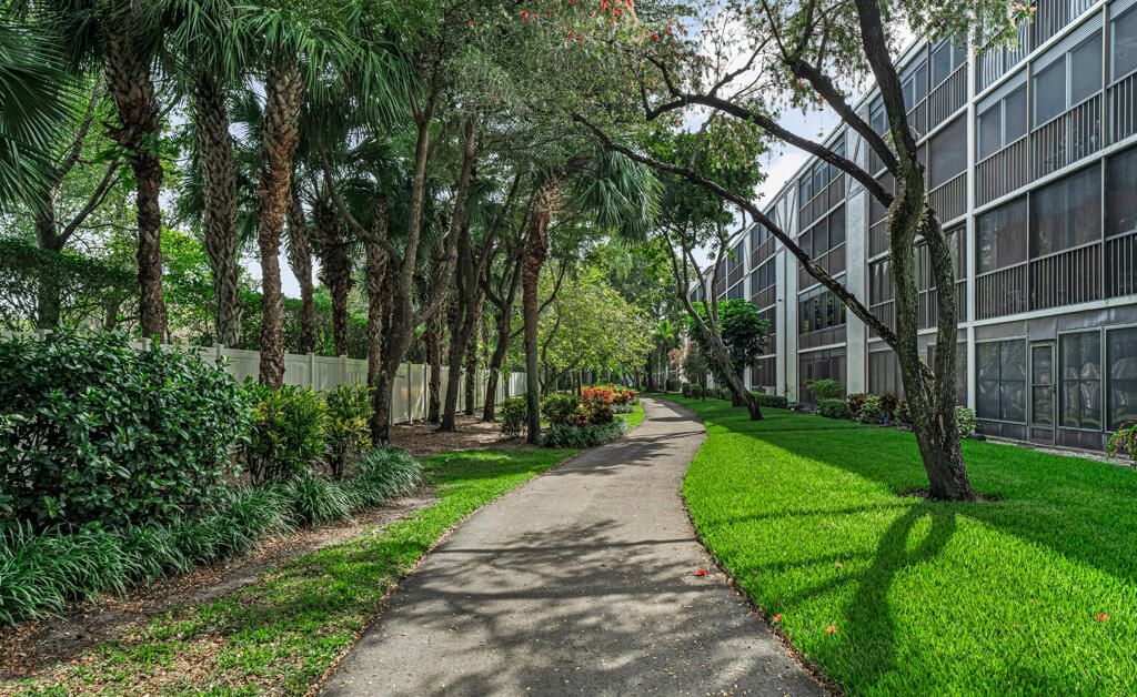 7301 Amberly Lane, Unit 407, Delray Beach, FL 33446 Photo