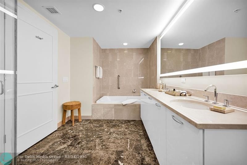 505 N Ft Lauderdale Bch Boulevard, Unit 2006, Fort Lauderdale, FL 33304 Photo