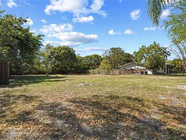 12840 SW 83rd Ct, Pinecrest, FL 33156