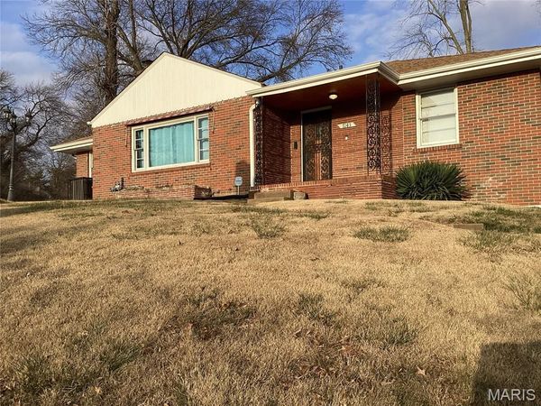 7143 Roland Blvd, Northwoods, MO 63121